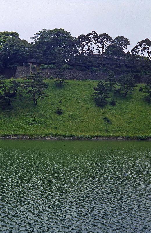 1952 Japan 002 Tokyo Moat Arnd Emps Palace.jpg